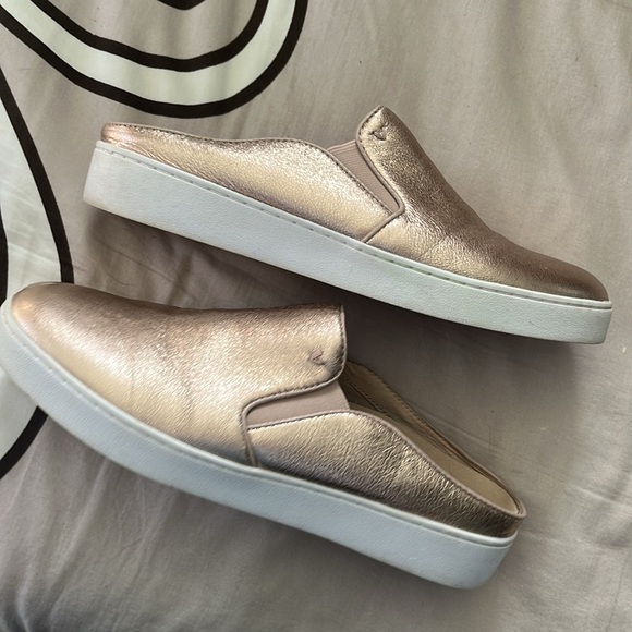 VIONIC “DAKOTA” Metallic Rose Gold Slip-On Mule Sneaker size 9.5 - Picture 10 of 15